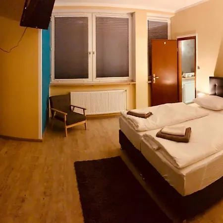 White Pearl Hostel 1-2